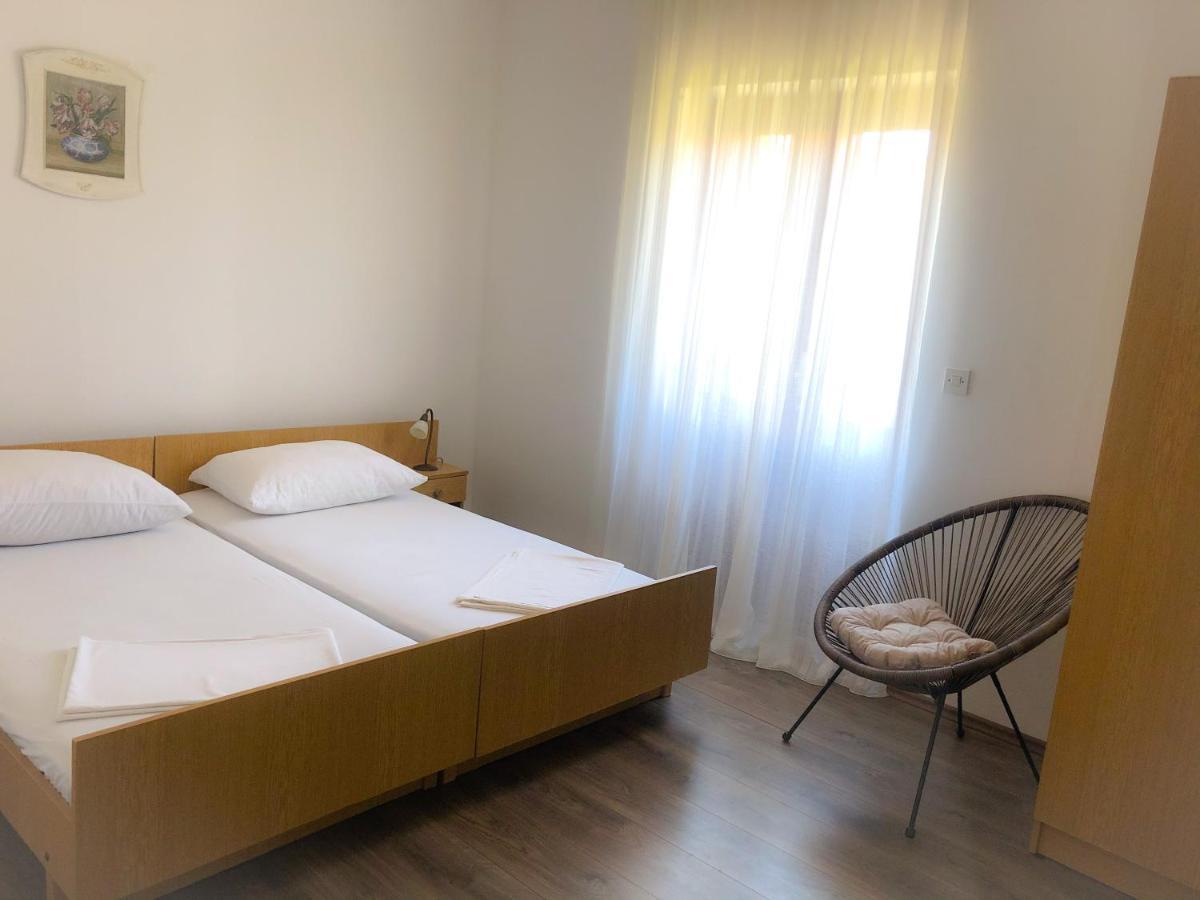 Apartmani Bepina Supetar Eksteriør billede
